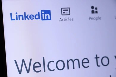NimoHR | How to Write Engaging LinkedIn Articles That Build Your Brand